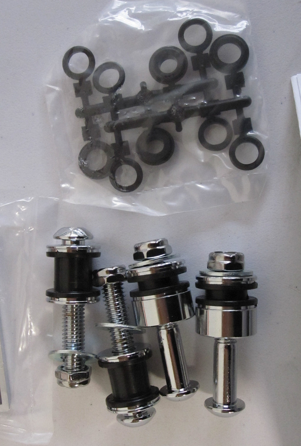 Kit de montage sissy bar Softail Harley Davidson REF OEM : 53824-00