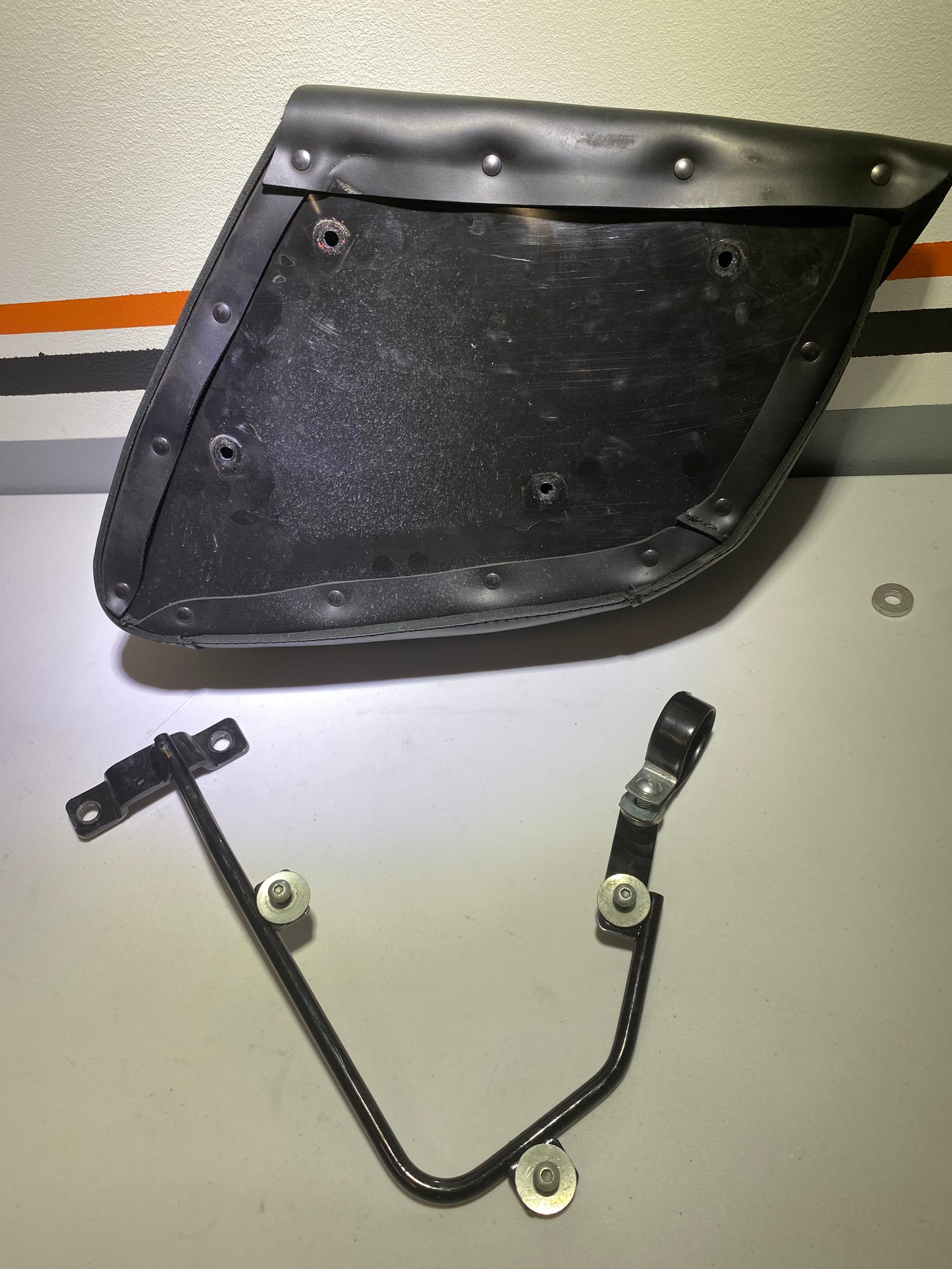Sacoche latérale Sportster Harley Davidson REF OEM : 90201326A