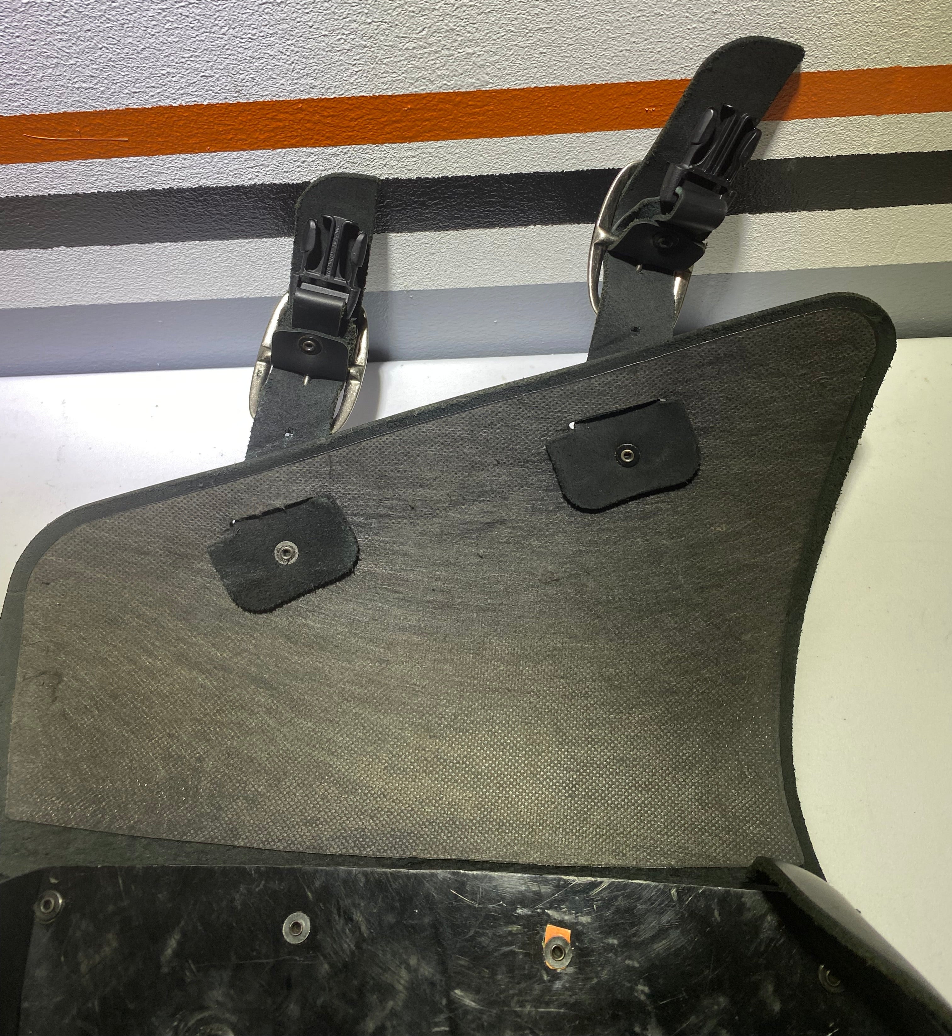 Sacoche latérale Sportster Harley Davidson REF OEM : 90201326A