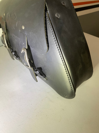 Sacoche latérale Sportster Harley Davidson REF OEM : 90201326A